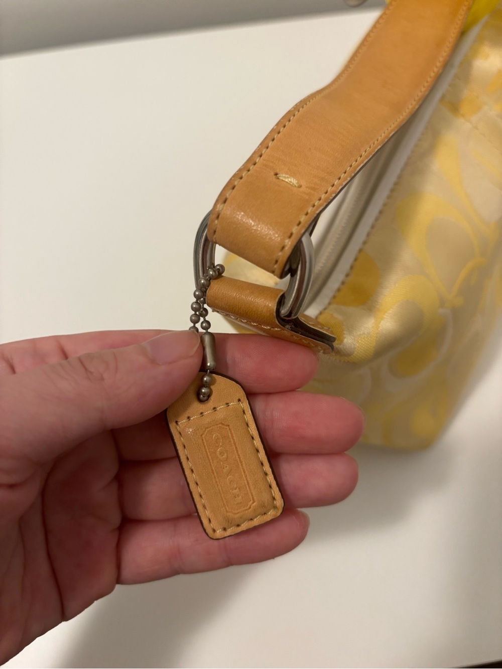 vinatge Coach Yellow Signature small bag - Picture 6 of 9